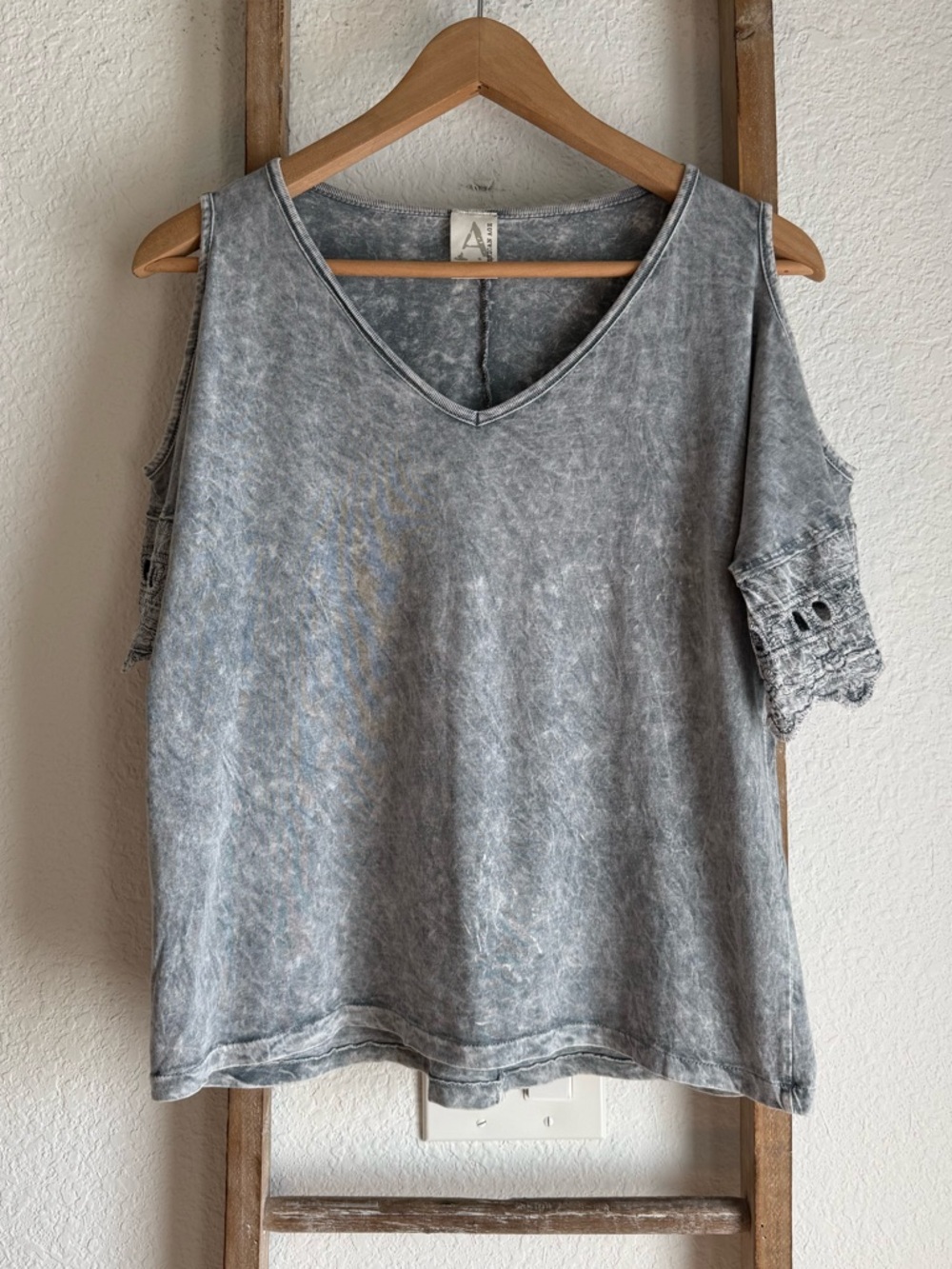 American Age Bohemian Cold Shoulder Short Sleeve Top Sz: XS